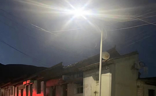 农村院子里最适合的前海街道太阳能路灯亮度与安装要点